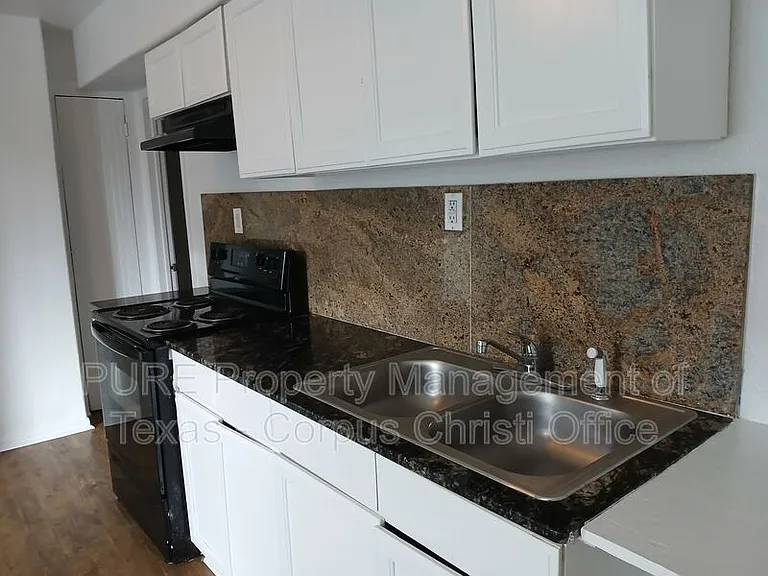 901 Furman Ave #F — Photo 4