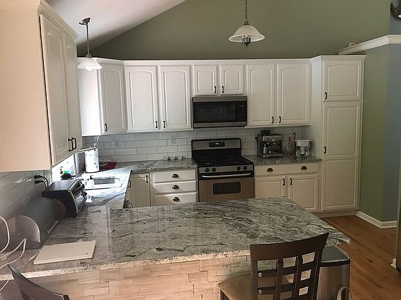 5th image of 306 Silver Hill Rd