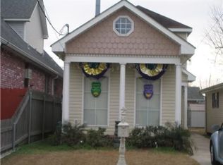 922 Solon St, Gretna, LA 70053