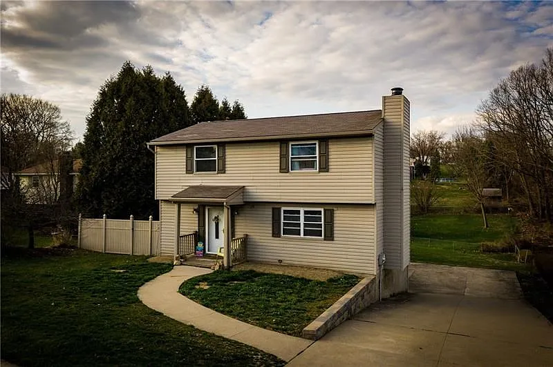 33 Rodgers Dr photo 1
