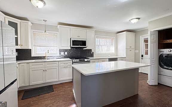 5th image of 552 Sybil Ln SE #A