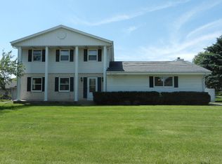 N62W23656 Hickory Dr, Sussex, WI 53089