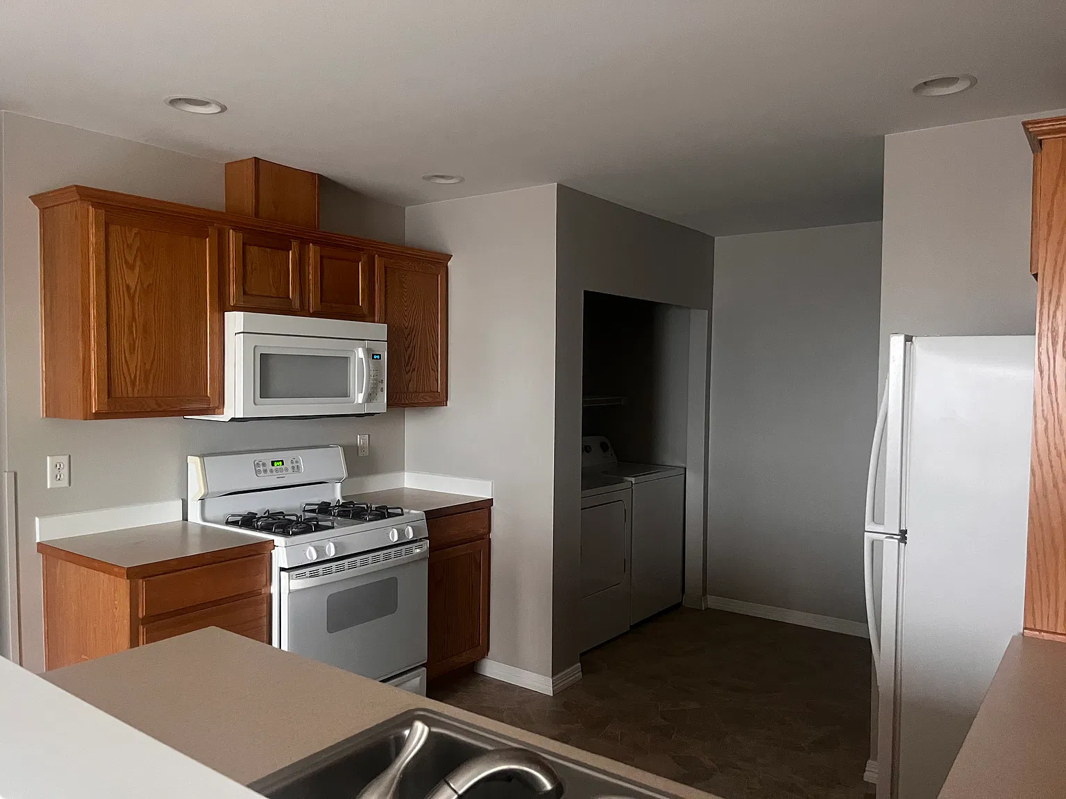 3 bed, 1325 sqft, $1,975 — Photo 2