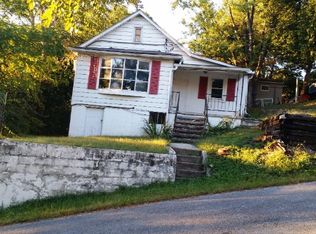 4 Hillside Rd, Hancock, MD 21750