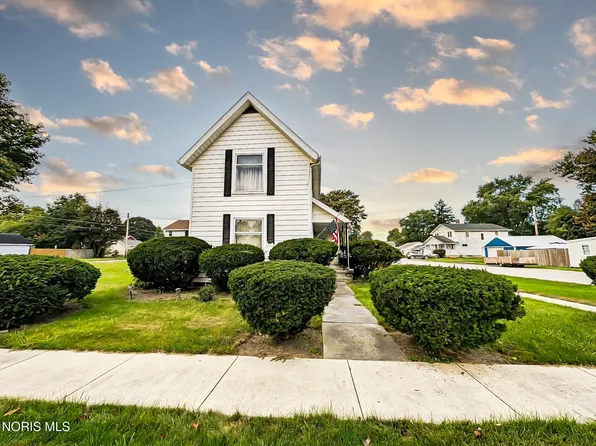 799 S Wood St, Fostoria, OH 44830