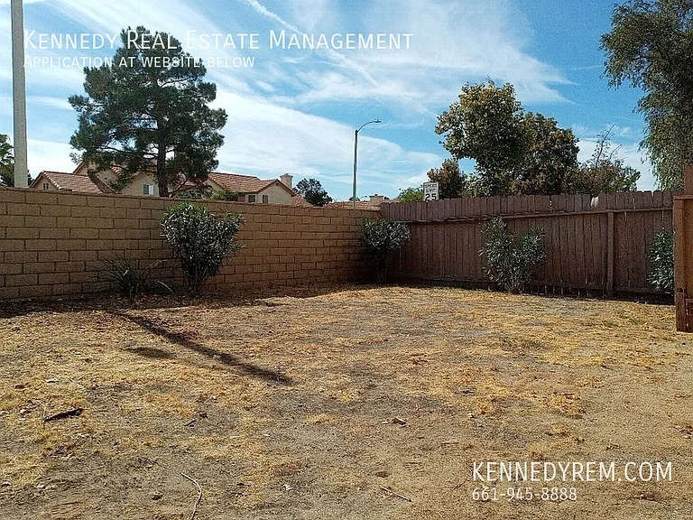 44042 Palm Ln — Photo 21