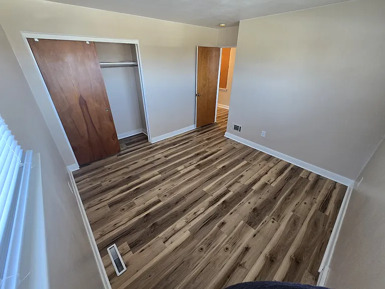 236 W Granada Ave — Photo 18