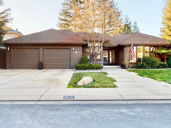 3213 Lakeshore Ct, Modesto, CA 95355