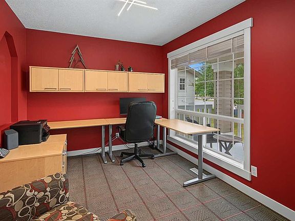 3rd image of 21 N Edgebrook Park NW