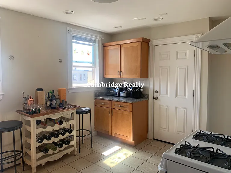 69 Newton St #3L — Photo 2