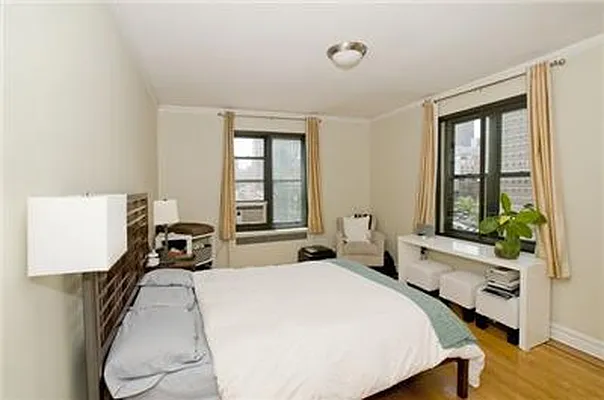 Sold by R New York | media 14