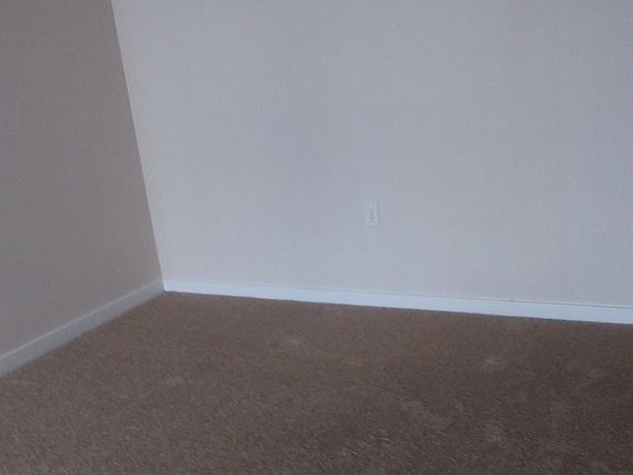2nd image of 4283 Llewellyn Ave APT 208
