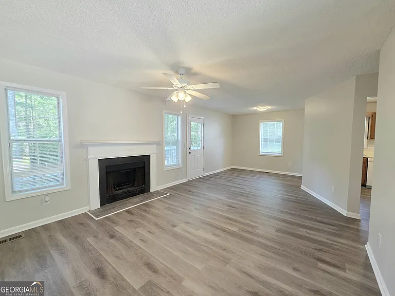 232 Hampton Dr — Photo 9