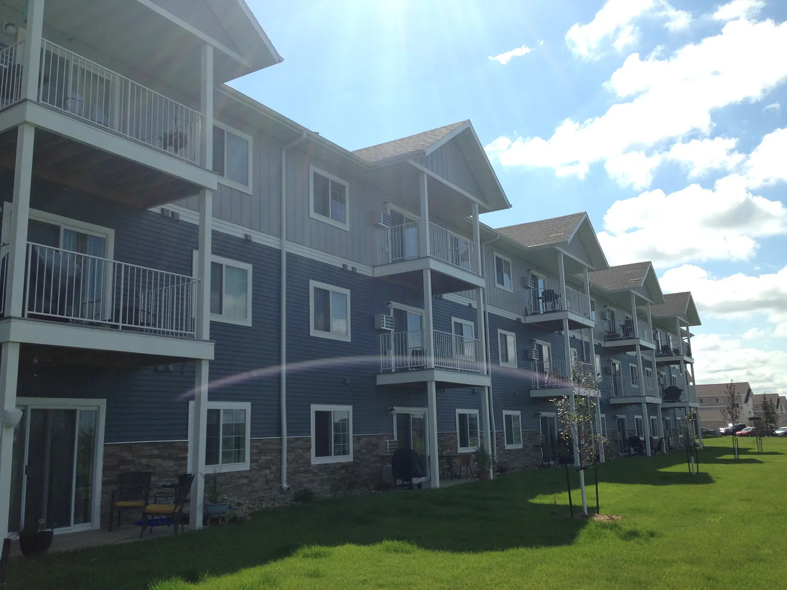 West Lake III Apartments — Photo 3