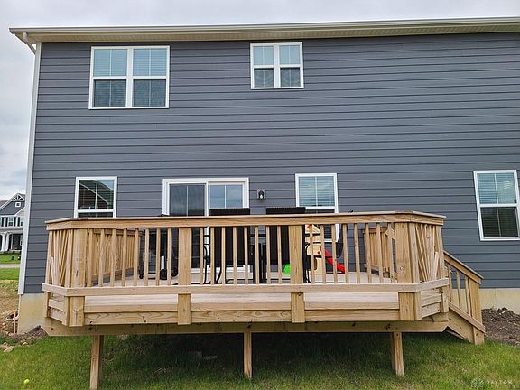 3rd image of 405 Rebekah Ct
