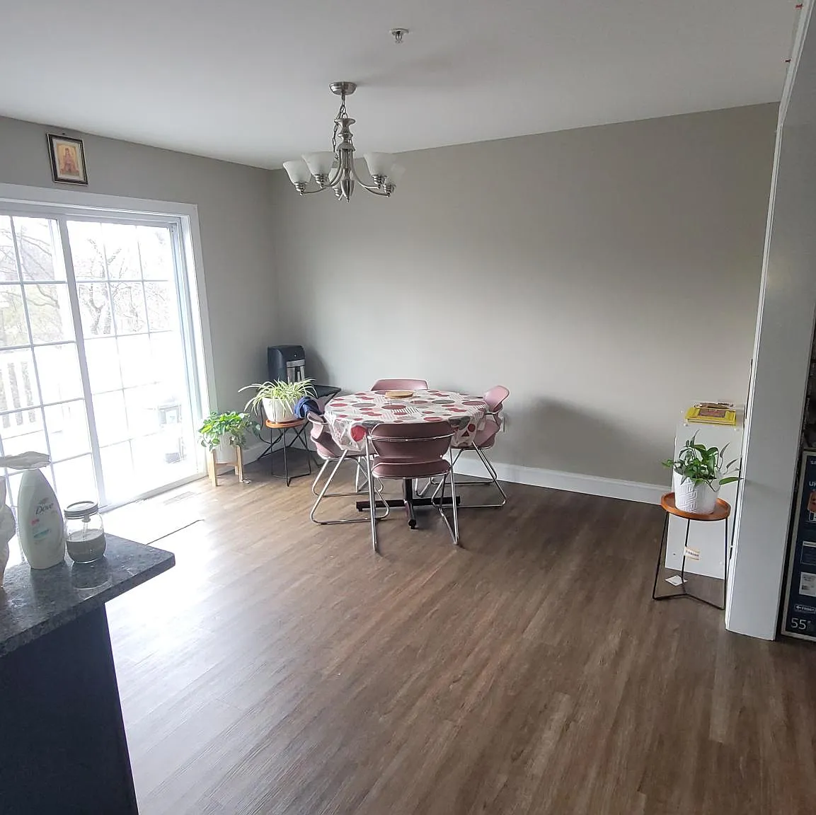 3 bed, 2.5 bath, 1860 sqft, $2,400 — Photo 3