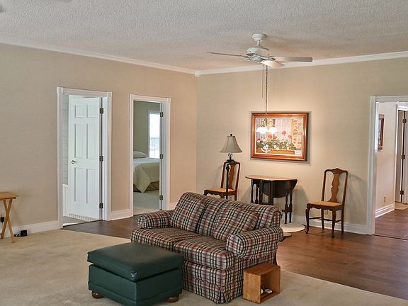 2nd image of 465 NE 4418th