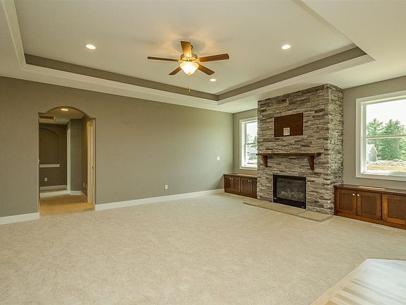 4th image of 1020 Grouse Ct