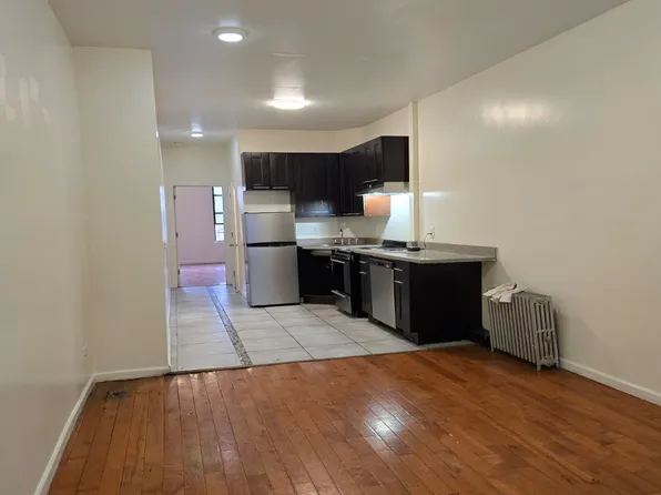 216 Stanhope Street image 1 of 8