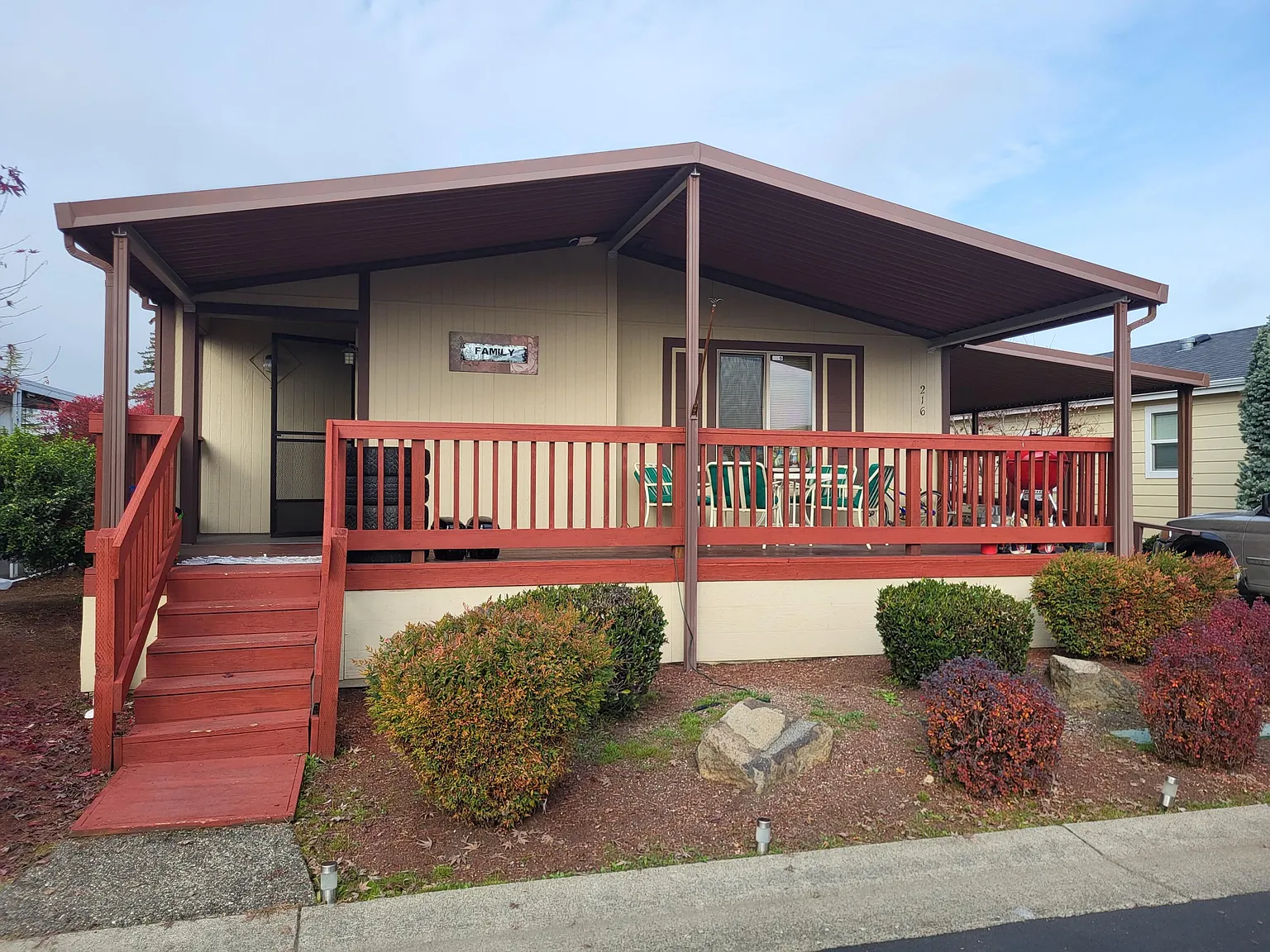 216 Kingsley Dr photo 1