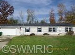 28 Oak Grove Rd, Springfield, MI 49037