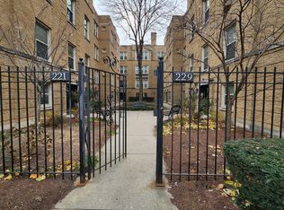 227 Washington Blvd #2S, Oak Park, IL 60302