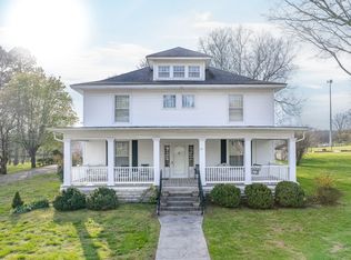 317 N Main St, Cornersville, TN 37047