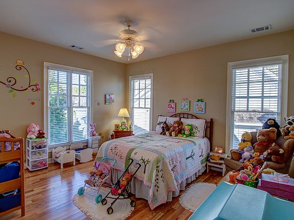 5th image of 514 River Sound Ln