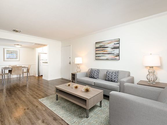 Fusion Warner Center - Living Room