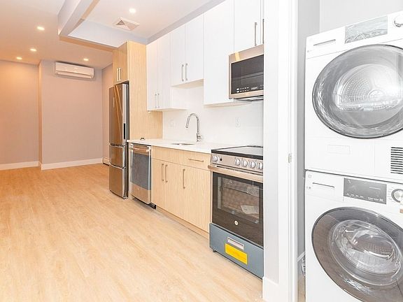 2nd image of 814 Macon St #5E