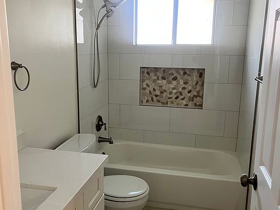 5th image of 1371 Jeffrey Dr