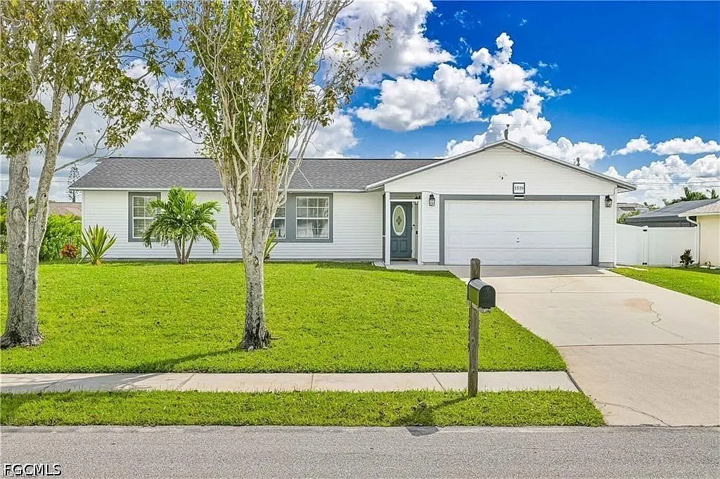 3 bed, 2.0 bath, 1184 sqft, $1,600 — Photo 1