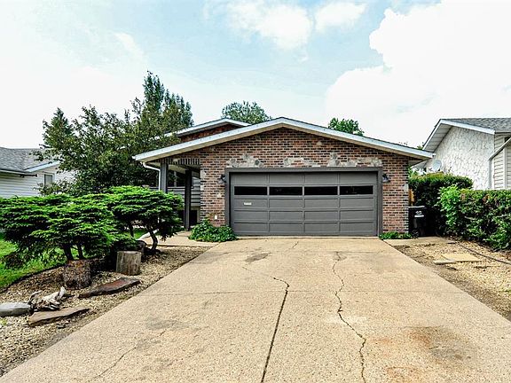 2nd image of 68 E Elliott Dr