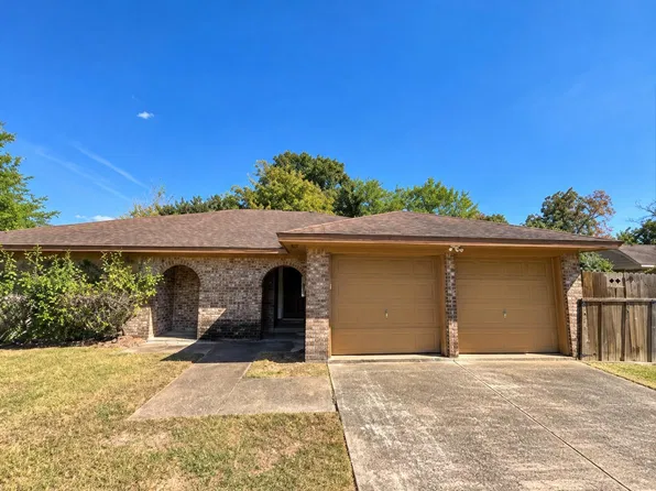 8610 Honeysuckle St, Highlands, TX 77562