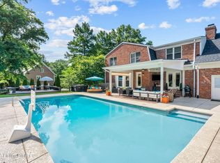 11806 E Arbor Dr, Anchorage, KY 40223