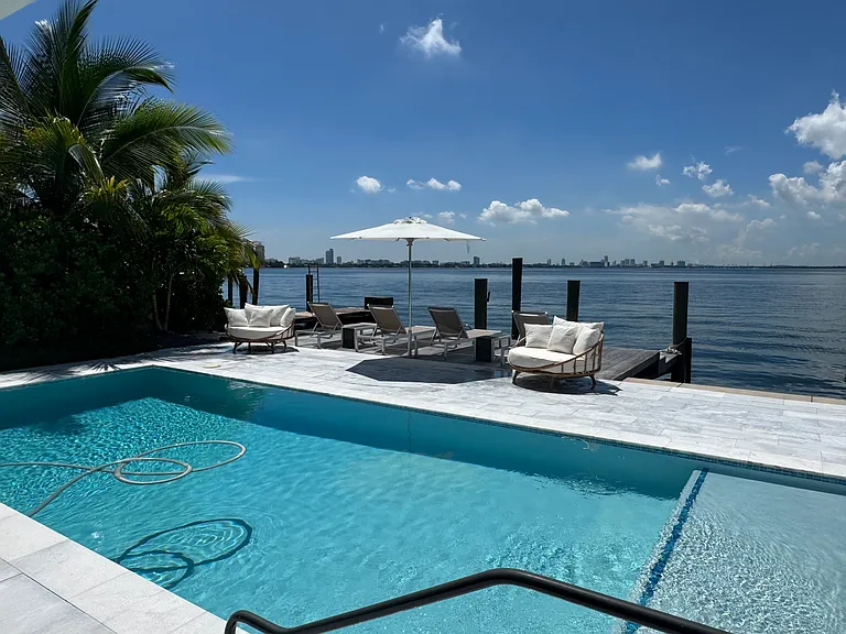 1930 Bay Dr #2 — Photo 9