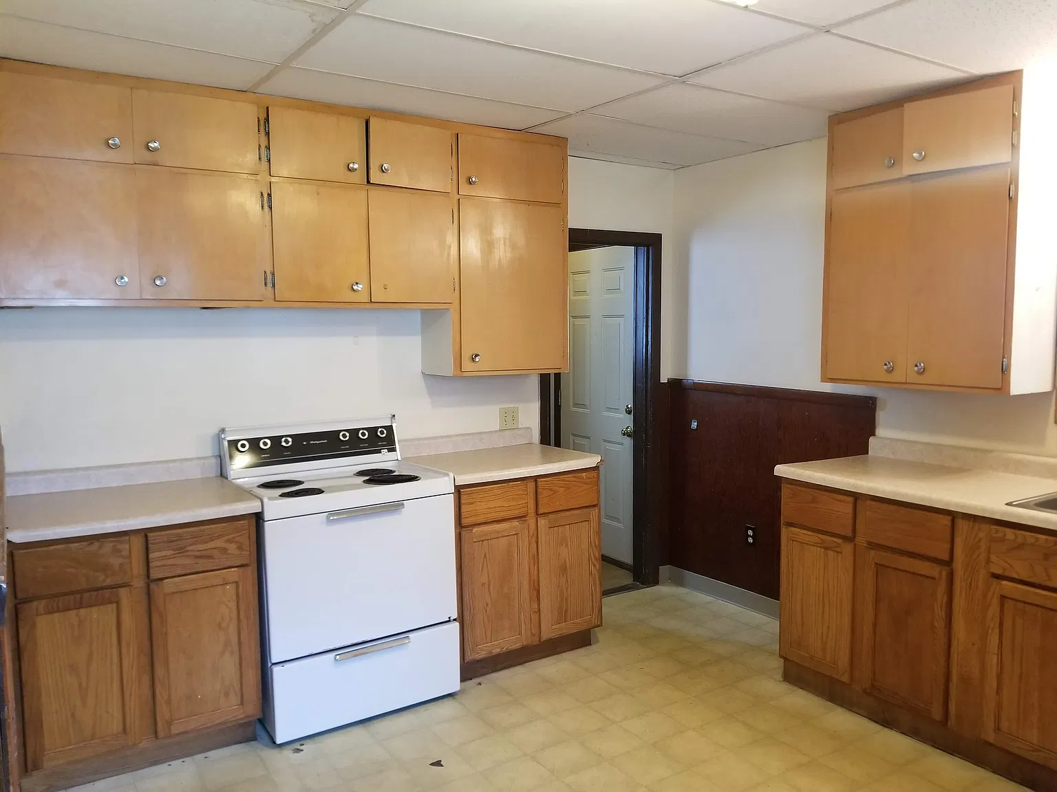 6 bed, $2,000 — Photo 1