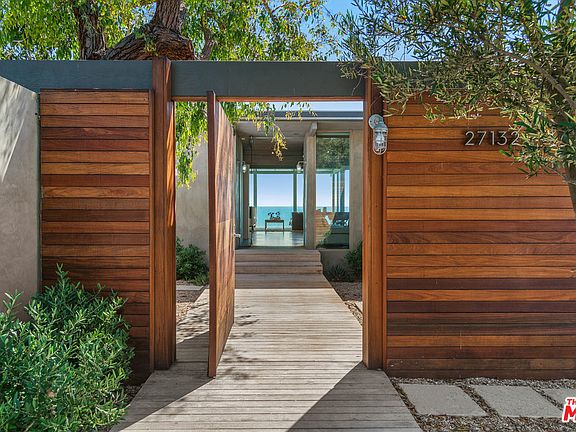 3rd image of 27132 Malibu Cove Colony Dr
