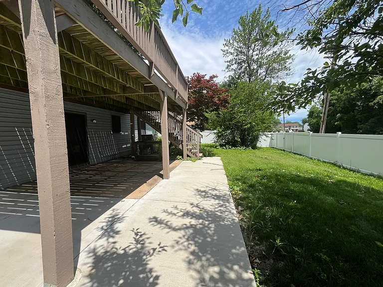 308 Salem St — Photo 21