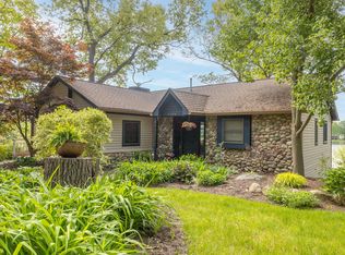 5164 Island Shore Dr, Pinckney, MI 48169
