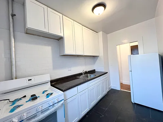 Rented by EastMount Realty LLC | media 1