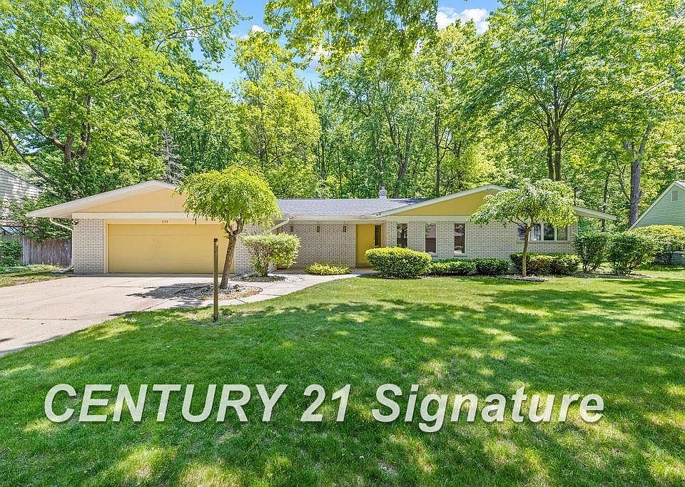 1st image of 1115 River Forest Dr
