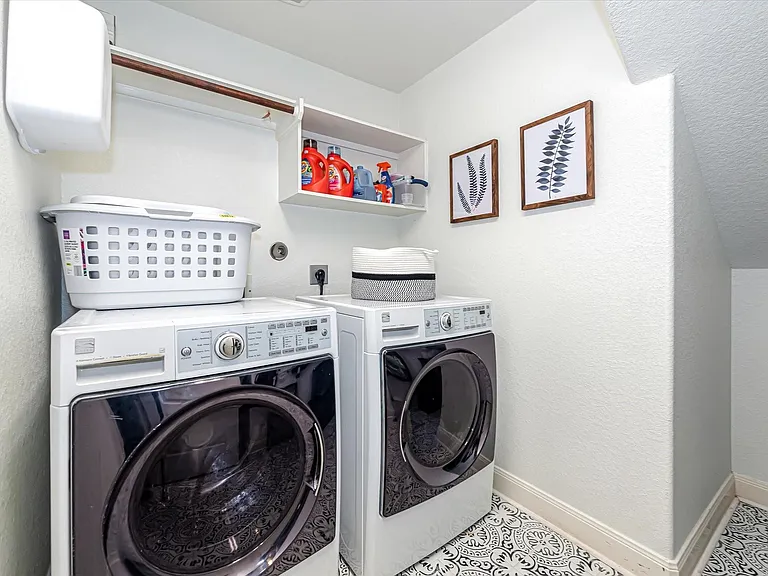 6 Camplight Ct — Photo 26
