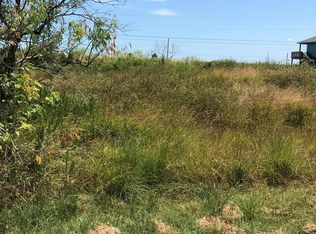 365 W Live Oak Ln, Rockport, TX 78382