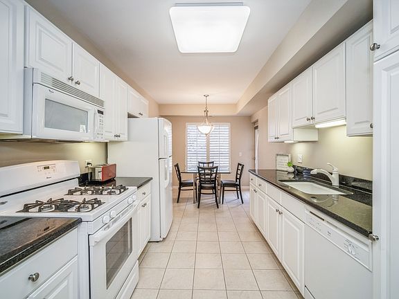 5th image of 190 N Milwaukee Ave Unit 3-303