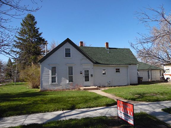2nd image of 520 Sheridan St