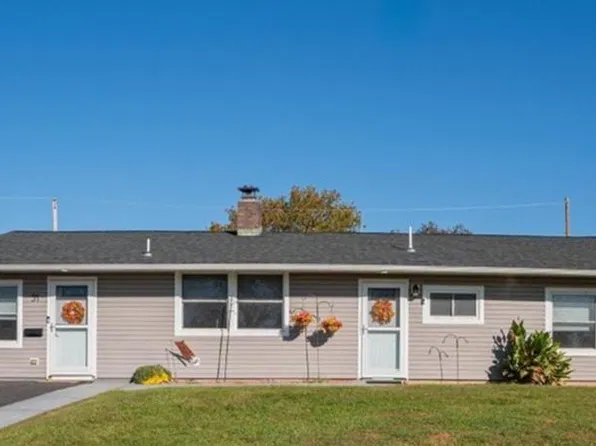 31 Vista Rd, Levittown, PA 19057