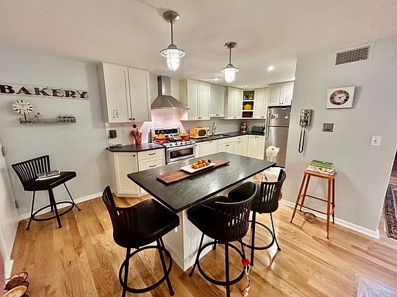 5th image of 1216 Vfw Pkwy APT 45