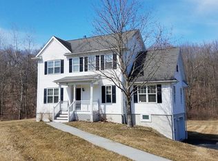 52 Reynolds Rd, Poughquag, NY 12570