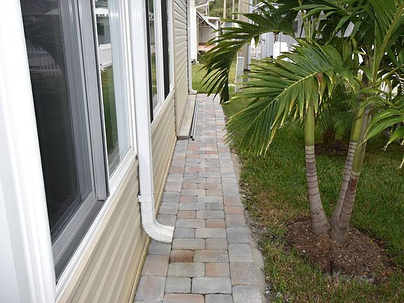 5th image of 104 Sherwood Ln